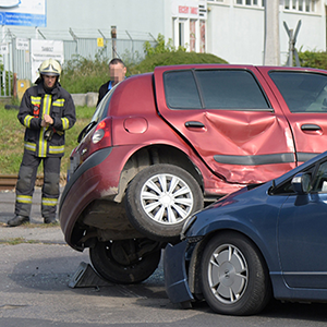 Beavatkozás speciális szabályai a gáz-, hibrid és elektromos üzemű járművek baleseteinél