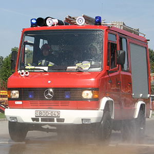 Mercedes-Benz gépjárműfecskendő [BOD-043]