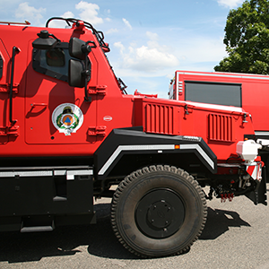 Páncélozott tűzoltóautókat is átadtak az Országos Katasztrófavédelmi Főigazgatóságon