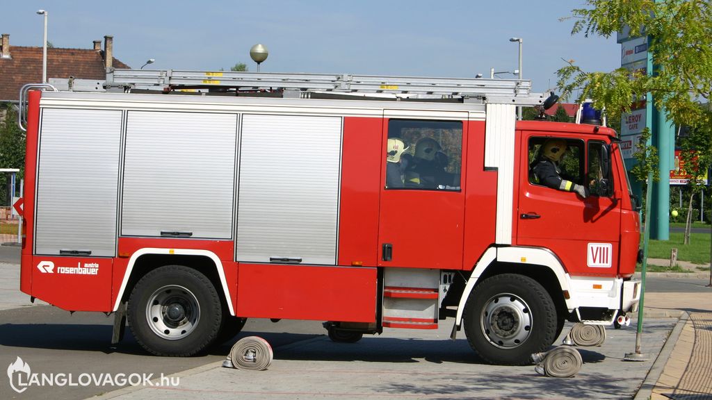 Mercedes-Benz gépjárműfecskendő [HDR-699]