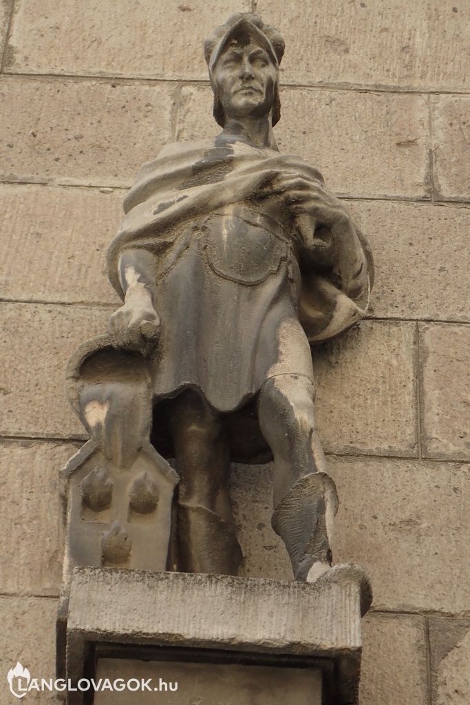 Szent Flórián-szobor lakóépület homlokzatán az I. kerületben (Fotó: Kis-Guczi Péter)