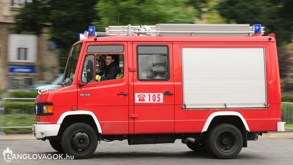 Mercedes-Benz gépjárműfecskendő [CIB-652]