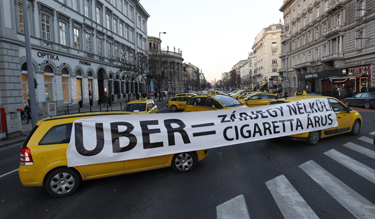Taxisblokád Budapesten (Fotó: MTI)