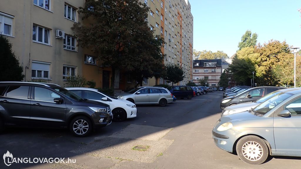 Újabb fizető parkolók tűzoltási felvonulási területeken Újbudán