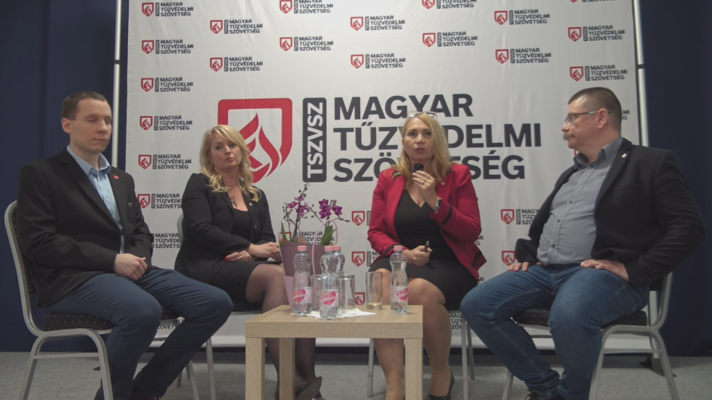 Panelbeszélgetés a tűzvédelmi konferencián Fél lábbal a börtönben?